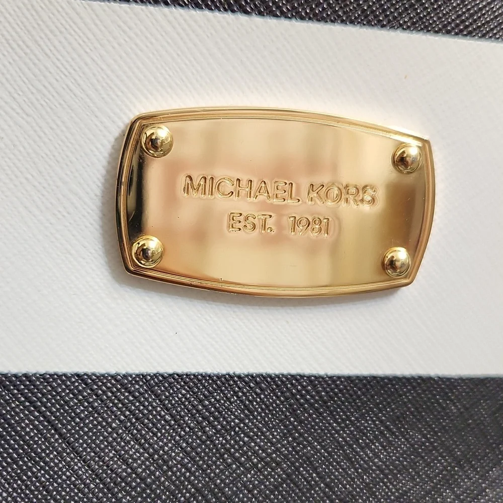 Michael Kors Jet Set Striped Large Black White Travel Tote - Picture 3 of 15